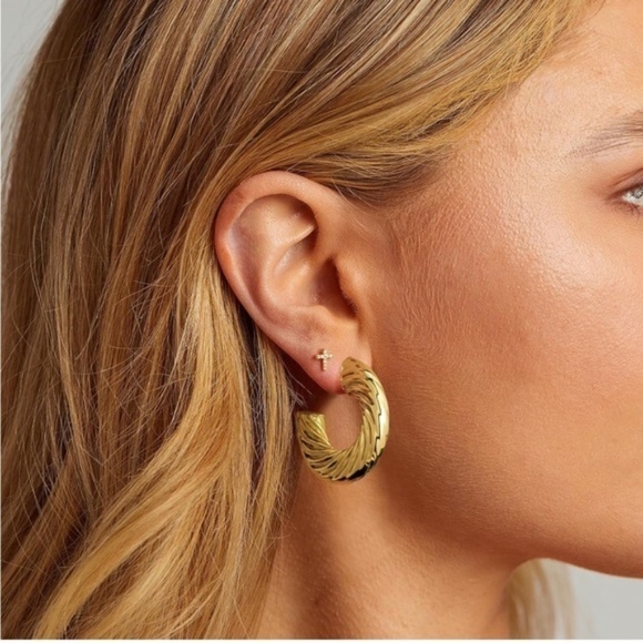 GOLD 14k Gold Plated Textured Hoop Cuff Earrings - Picture 4 of 4